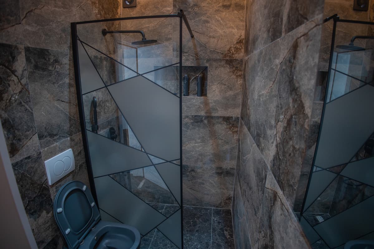Photo 5 of the rooms above The Yacht Club Prishtina