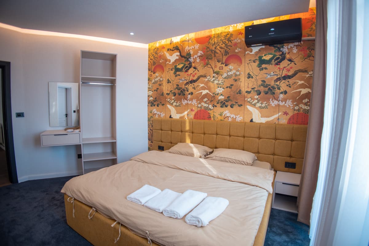 Photo 6 of the rooms above The Yacht Club Prishtina