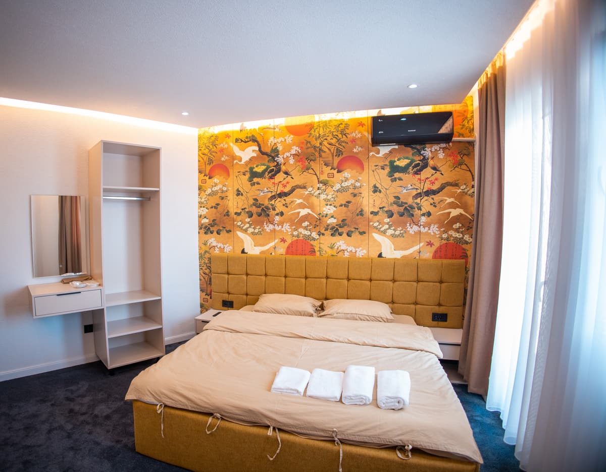 Photo 1 of the rooms above The Yacht Club Prishtina