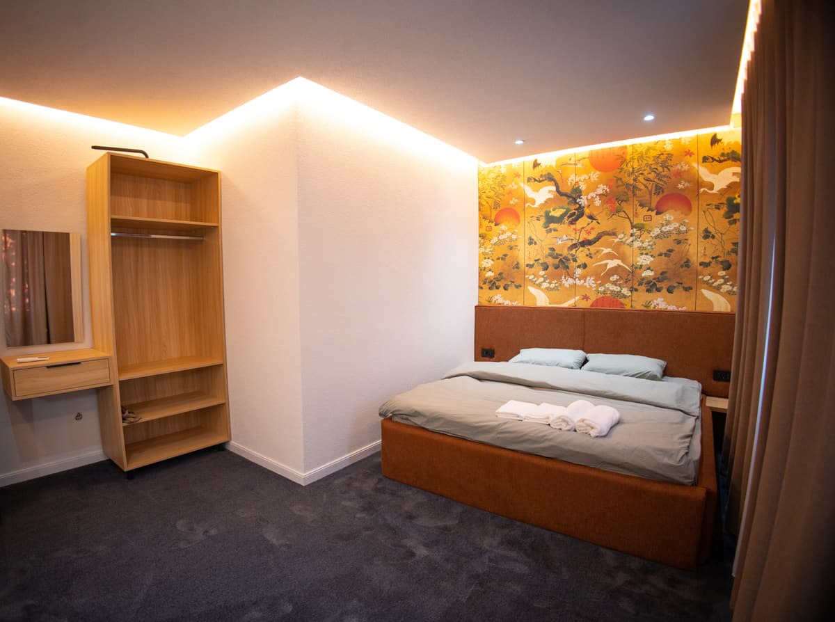 Photo 4 of the rooms above The Yacht Club Prishtina